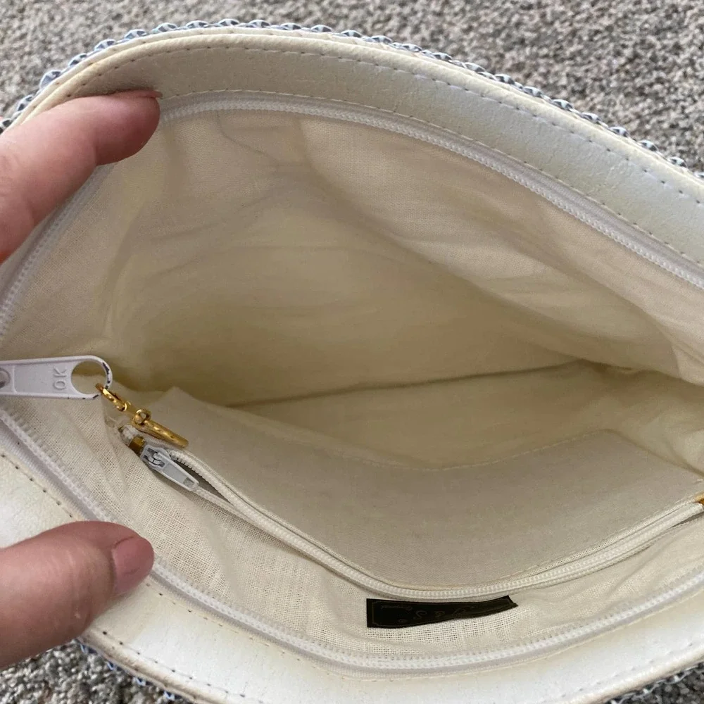 Vintage White Mesh Purse - Picture 6 of 8